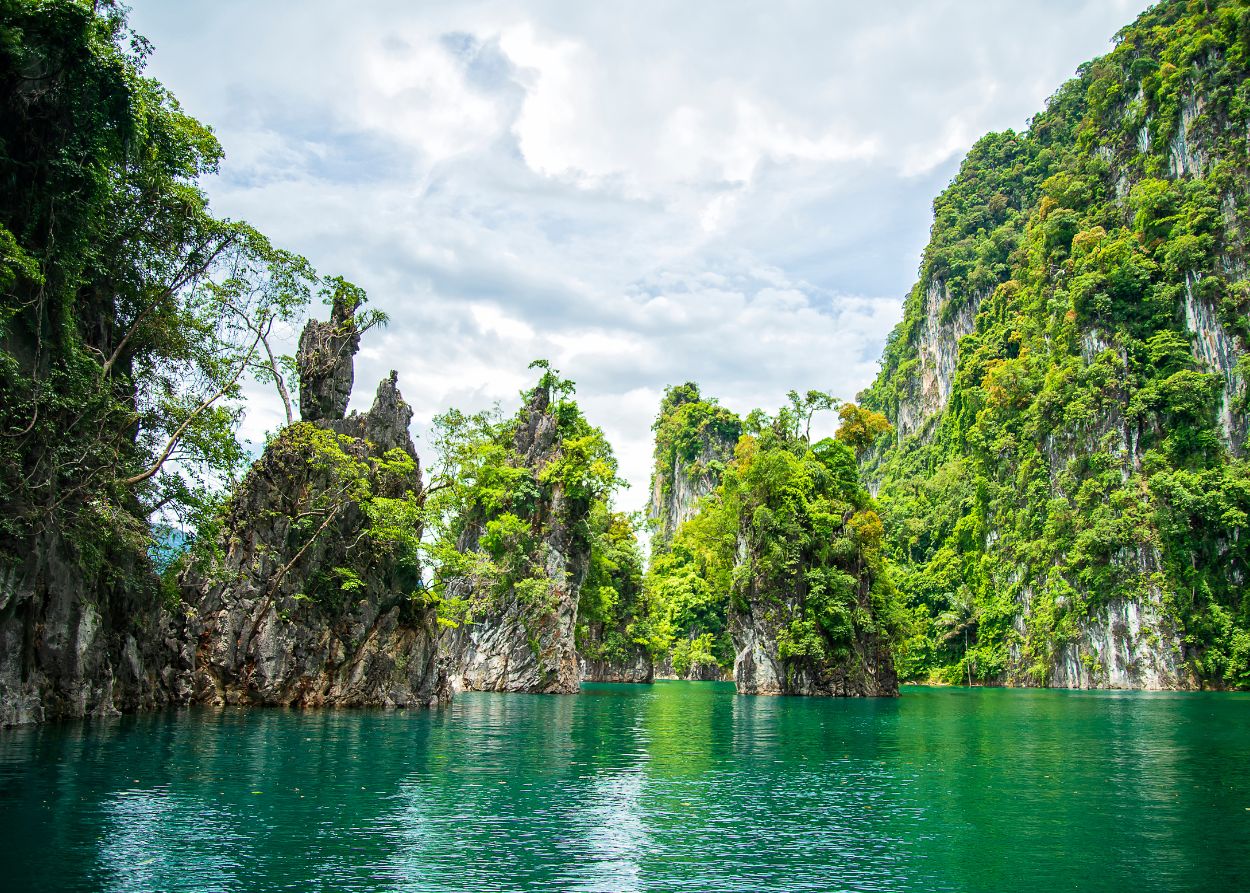 Khao Sok Student Art & Craft